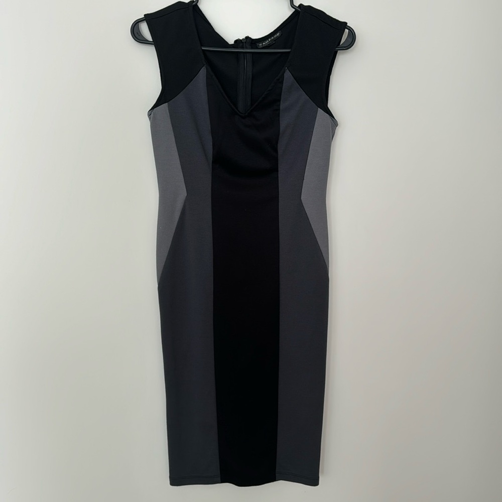 Rampage small stretchy business midi dress
Black gray and light gray
Worn once